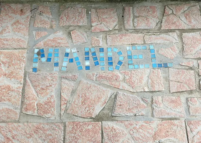 Mandel By Mandel Club 3*